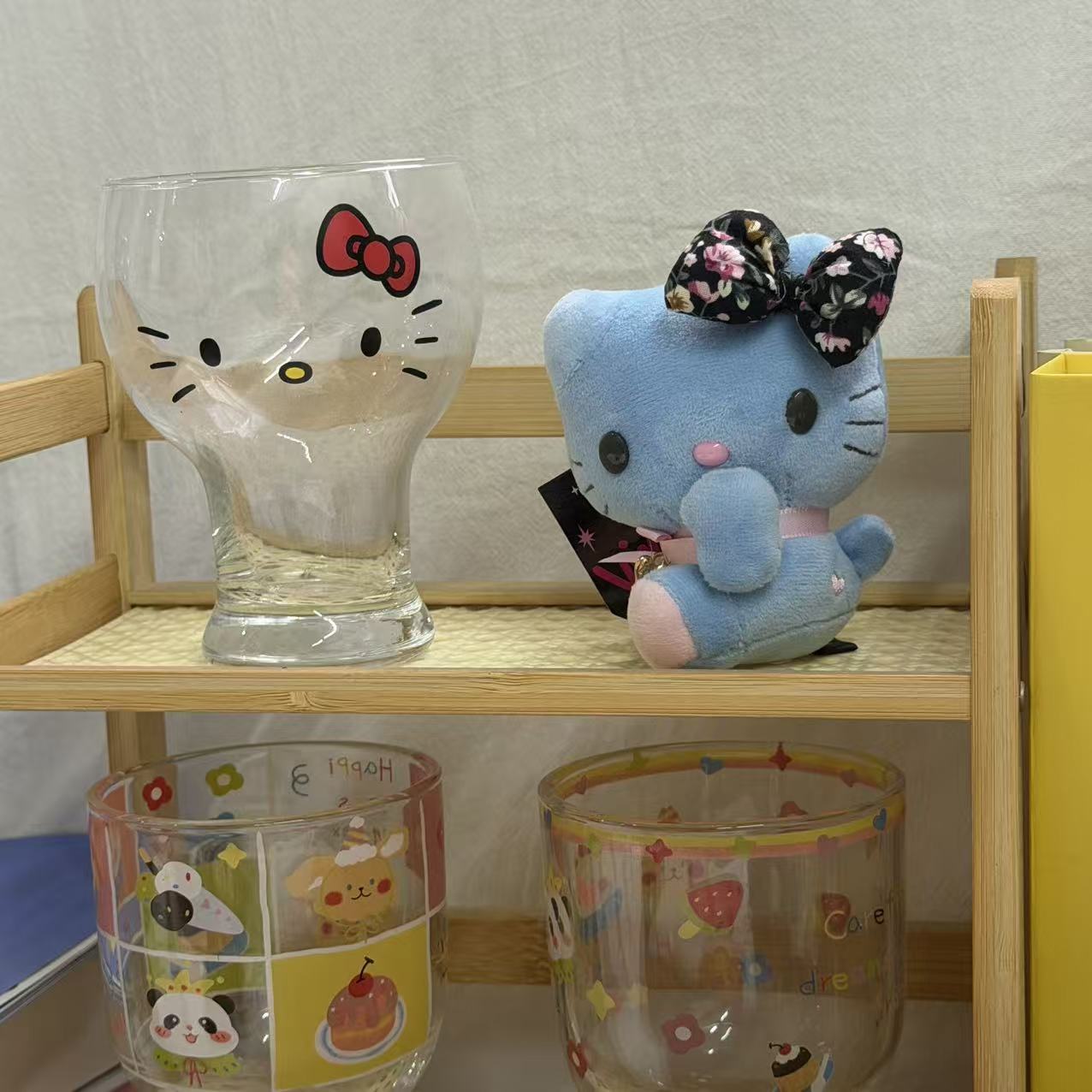 ตุ๊กตาคิตตี้สีฟ้าลายดอกไม้พร้อ - Good Floral & Wedding Decor Supply Photos บทวิจารณ์และราคา